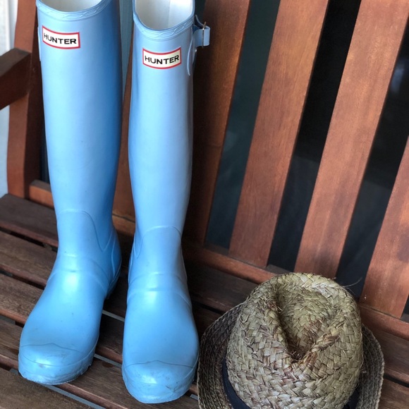 Rain Alert! Original hunter rain boots - Picture 2 of 7
